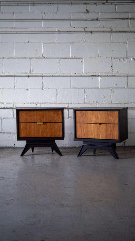 Mid-Century Modern Vintage Nightstands by Victoriaville